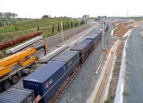 「中欧国际铁路运输」巩固西部地区，积极加强与中西亚和欧洲铁路枢纽城市的合作