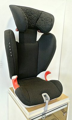 儿童安全座椅侧面碰撞测试与 i-Size 认证